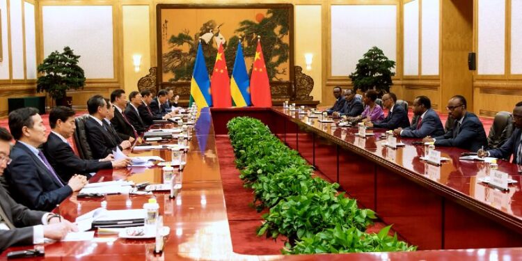 A meeting between Chinese and Rwandan delegations at FOCAC in 2018. (Photo: Office of the President of Rwanda)